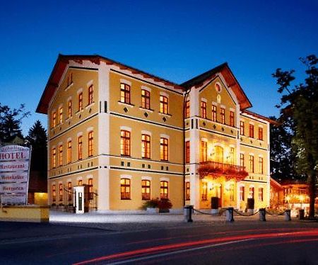 Hotel & Restaurant Waldschloss พัสเซา ภายนอก รูปภาพ