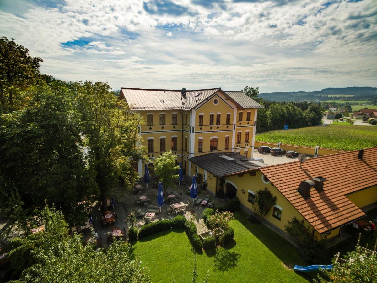 Hotel & Restaurant Waldschloss พัสเซา ภายนอก รูปภาพ