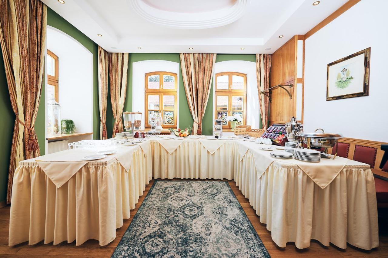 Hotel & Restaurant Waldschloss พัสเซา ภายนอก รูปภาพ