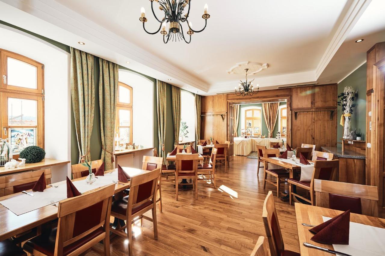 Hotel & Restaurant Waldschloss พัสเซา ภายนอก รูปภาพ