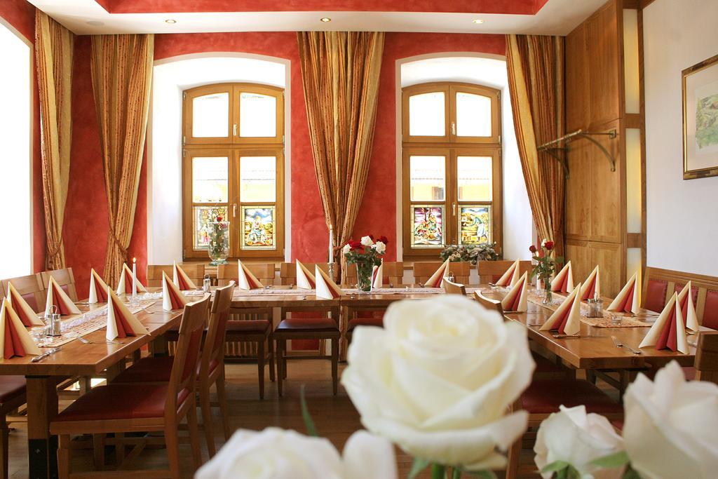 Hotel & Restaurant Waldschloss พัสเซา ภายนอก รูปภาพ